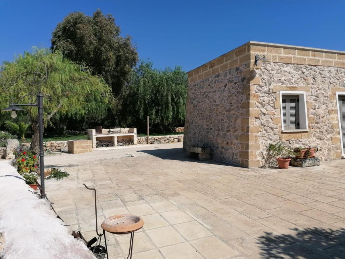 Agriturismo Allu Ruvezzu Bed and Breakfast Torre Mozza Exterior foto
